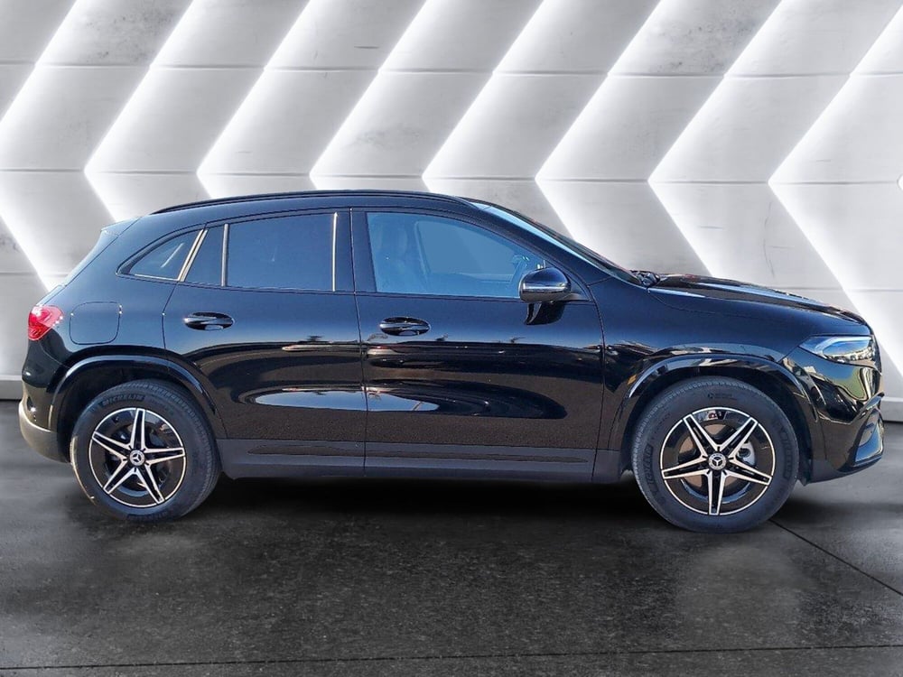 Mercedes-Benz EQA usata a Salerno (4)