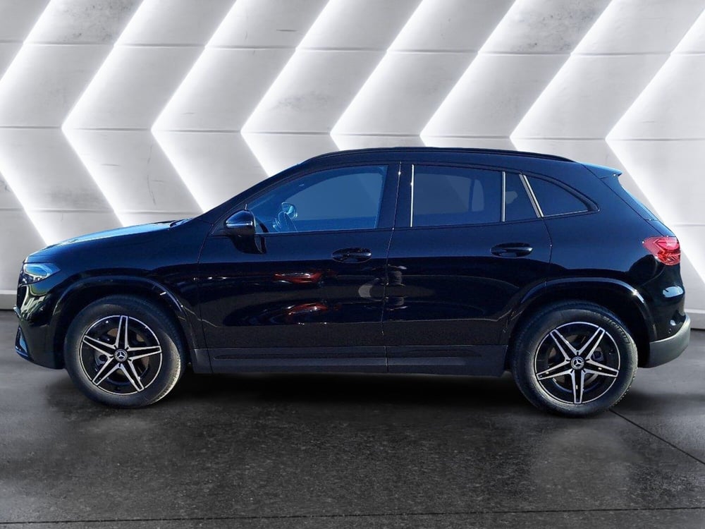 Mercedes-Benz EQA usata a Salerno (8)