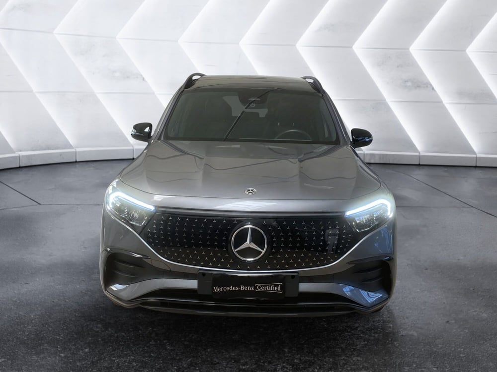 Mercedes-Benz EQB usata a Napoli (2)