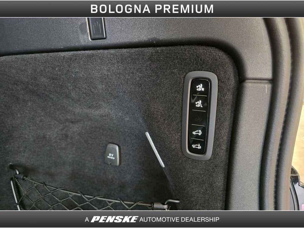 Volvo EX90 usata a Bologna (12)