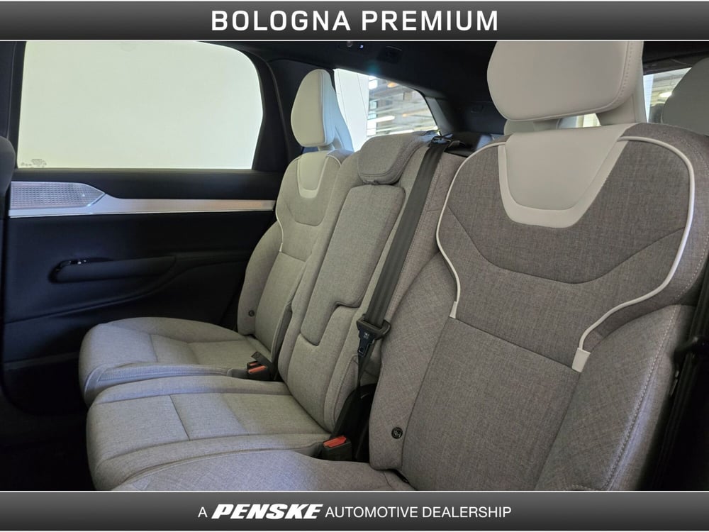 Volvo EX90 usata a Bologna (15)