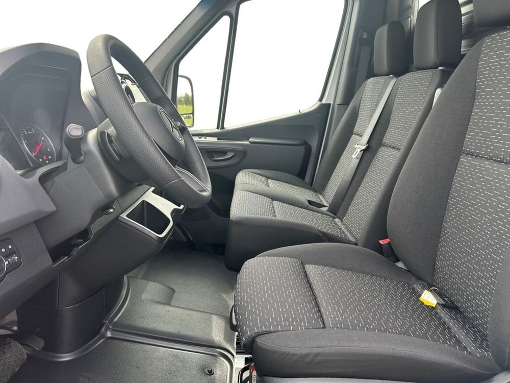 Mercedes-Benz Sprinter nuova a Milano (10)