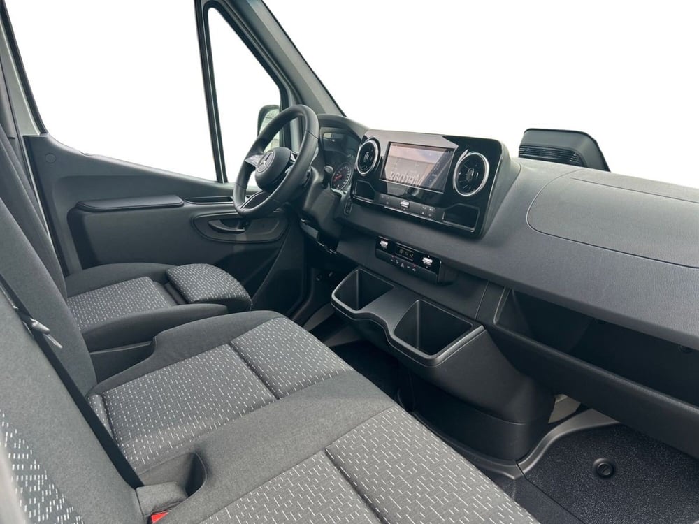 Mercedes-Benz Sprinter nuova a Milano (15)