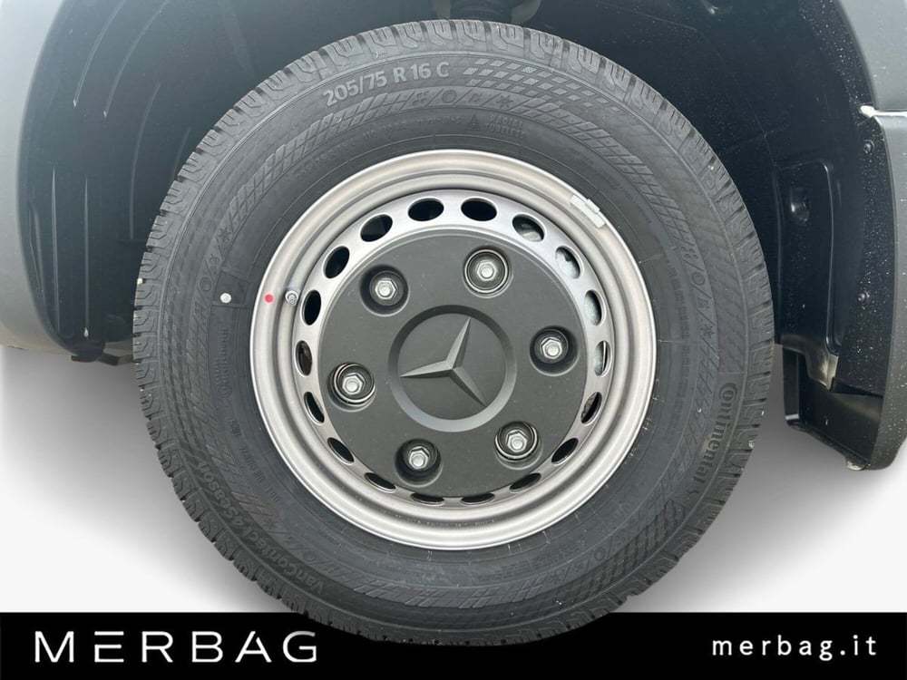Mercedes-Benz Sprinter nuova a Milano (17)