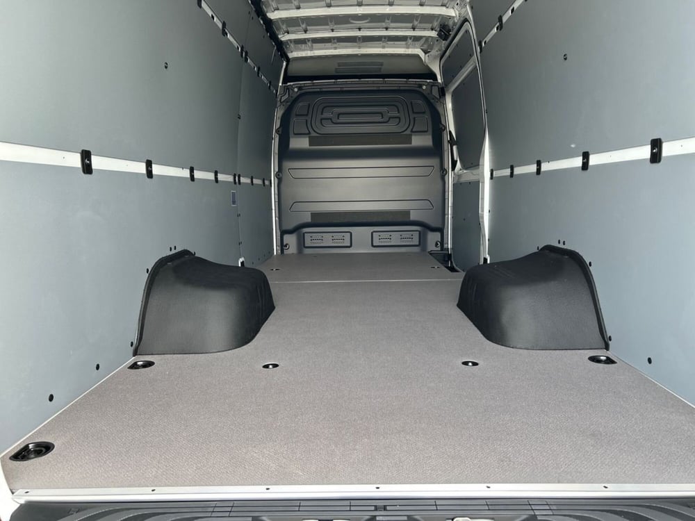 Mercedes-Benz Sprinter nuova a Milano (8)