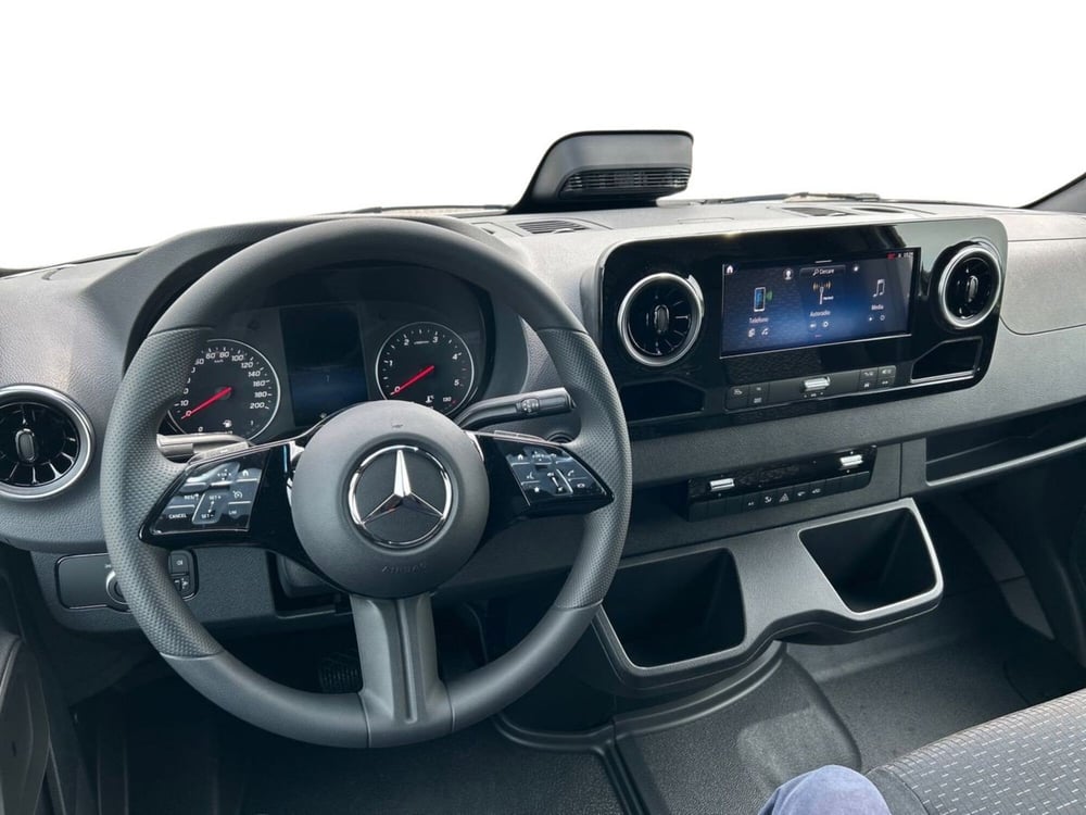 Mercedes-Benz Sprinter nuova a Milano (9)