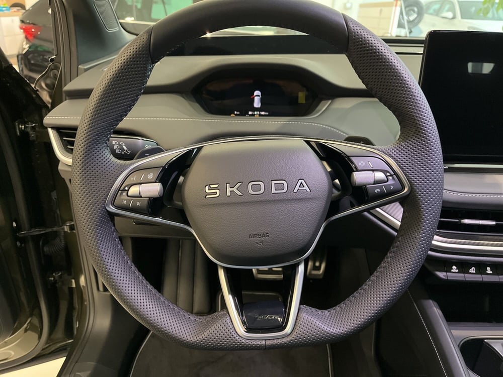 Skoda Enyaq Coupé nuova a Modena (15)
