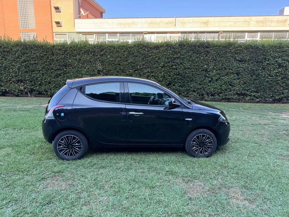 Lancia Ypsilon usata a Salerno (10)
