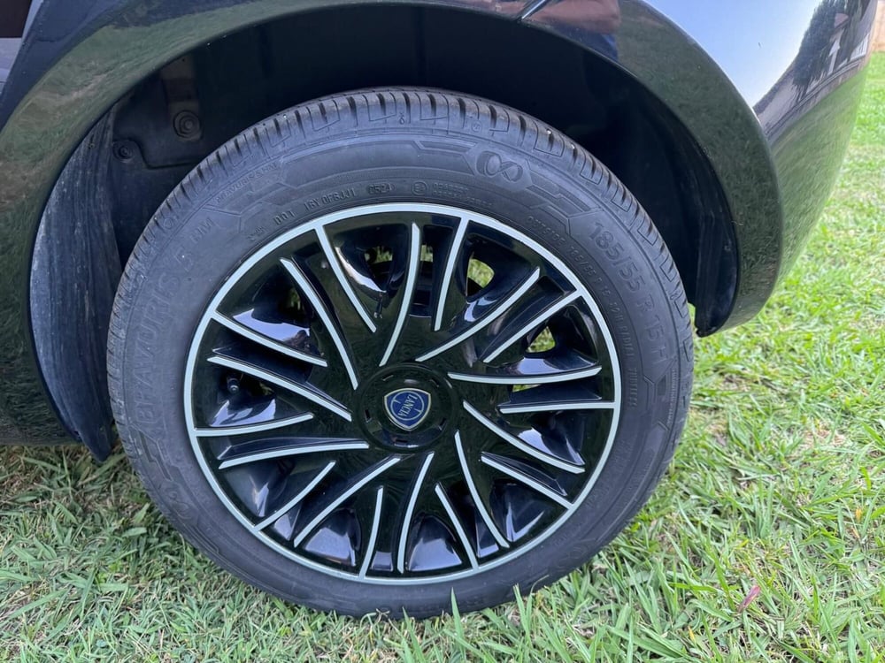 Lancia Ypsilon usata a Salerno (17)