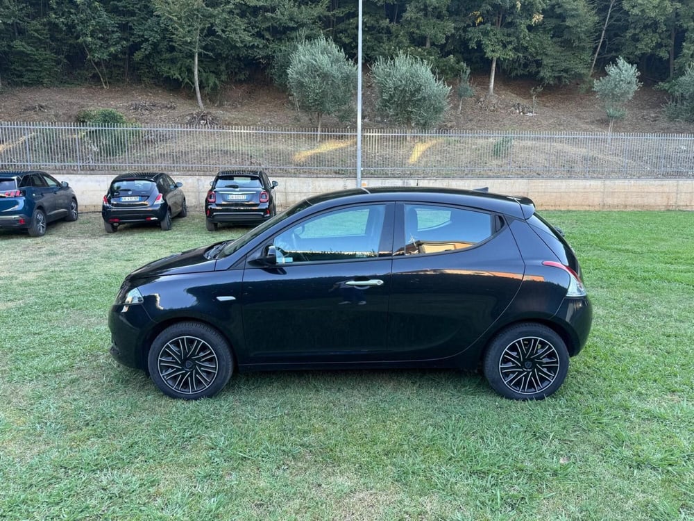 Lancia Ypsilon usata a Salerno (9)