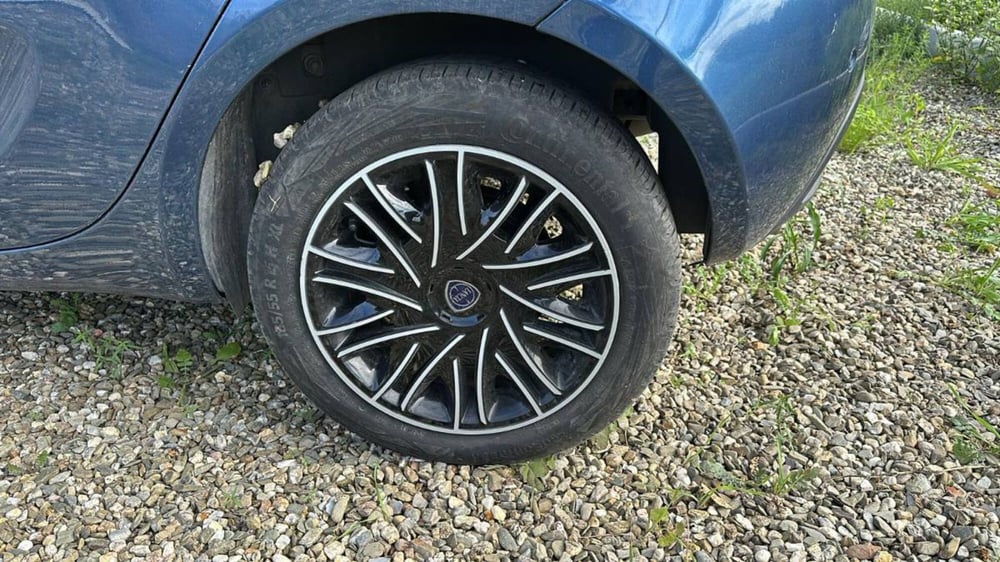 Lancia Ypsilon usata a Salerno (16)