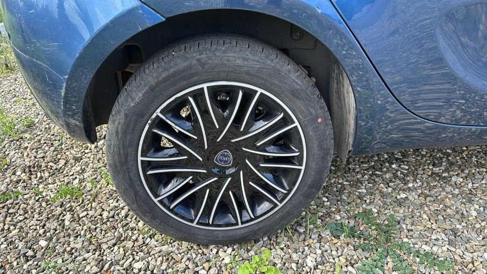 Lancia Ypsilon usata a Salerno (17)
