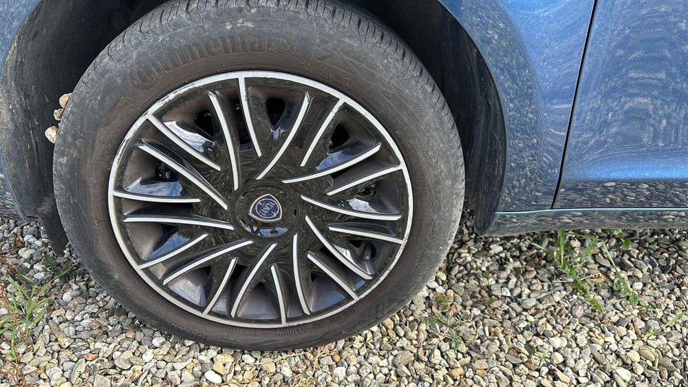 Lancia Ypsilon usata a Salerno (18)