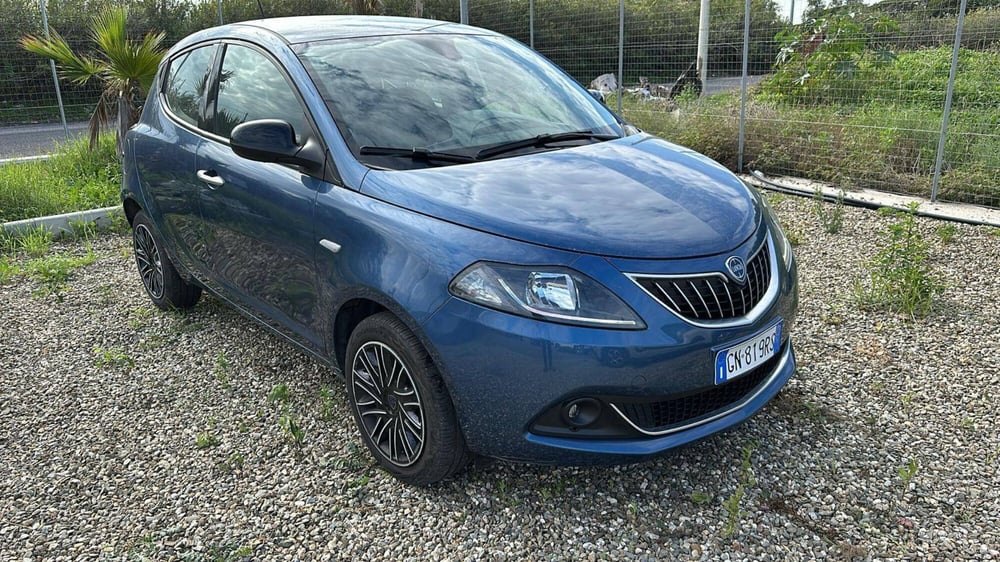 Lancia Ypsilon usata a Salerno (2)