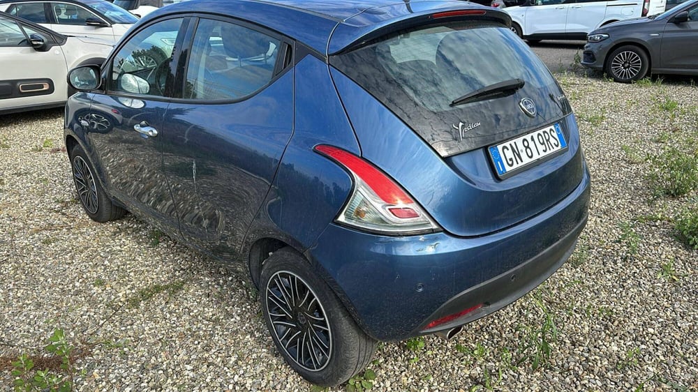 Lancia Ypsilon usata a Salerno (4)
