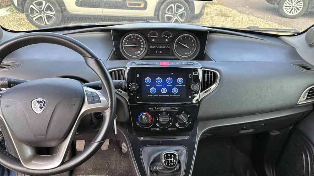 Lancia Ypsilon usata a Salerno (5)