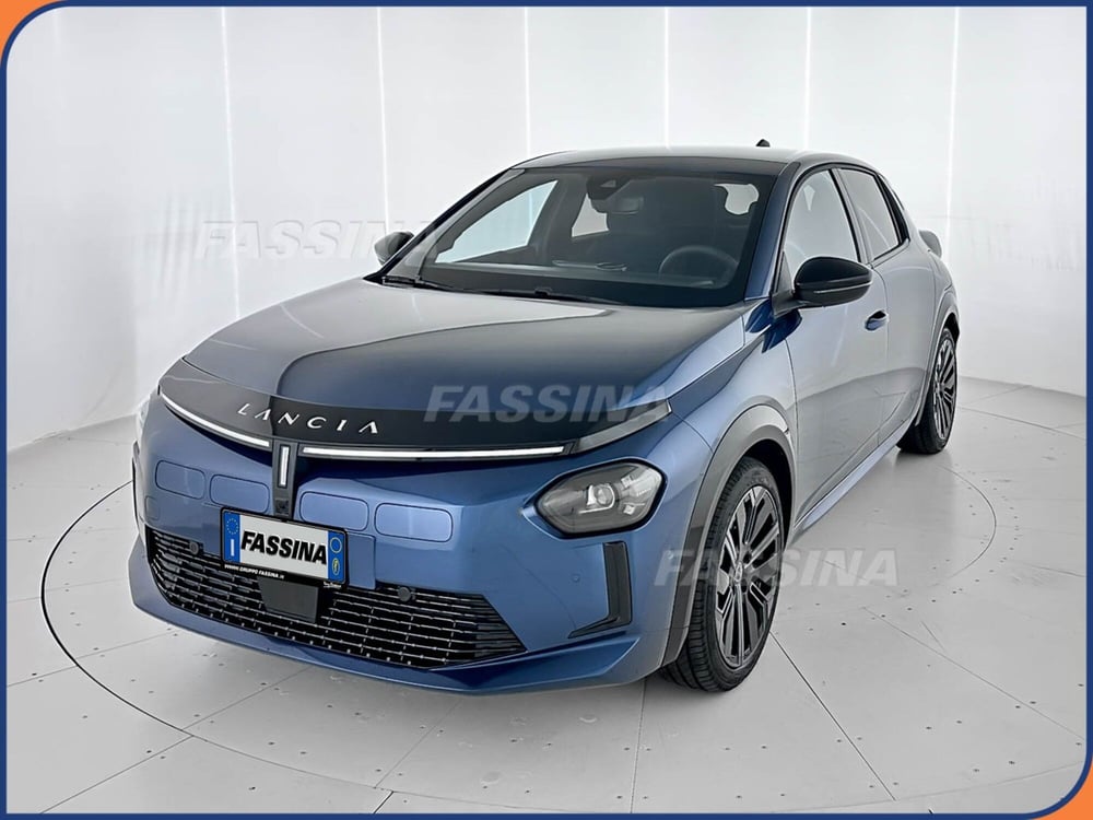 Lancia Ypsilon nuova a Milano (3)