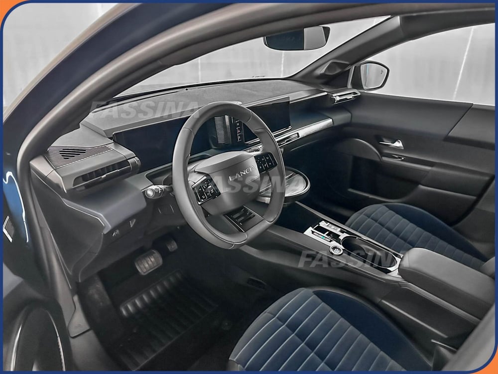 Lancia Ypsilon nuova a Milano (9)