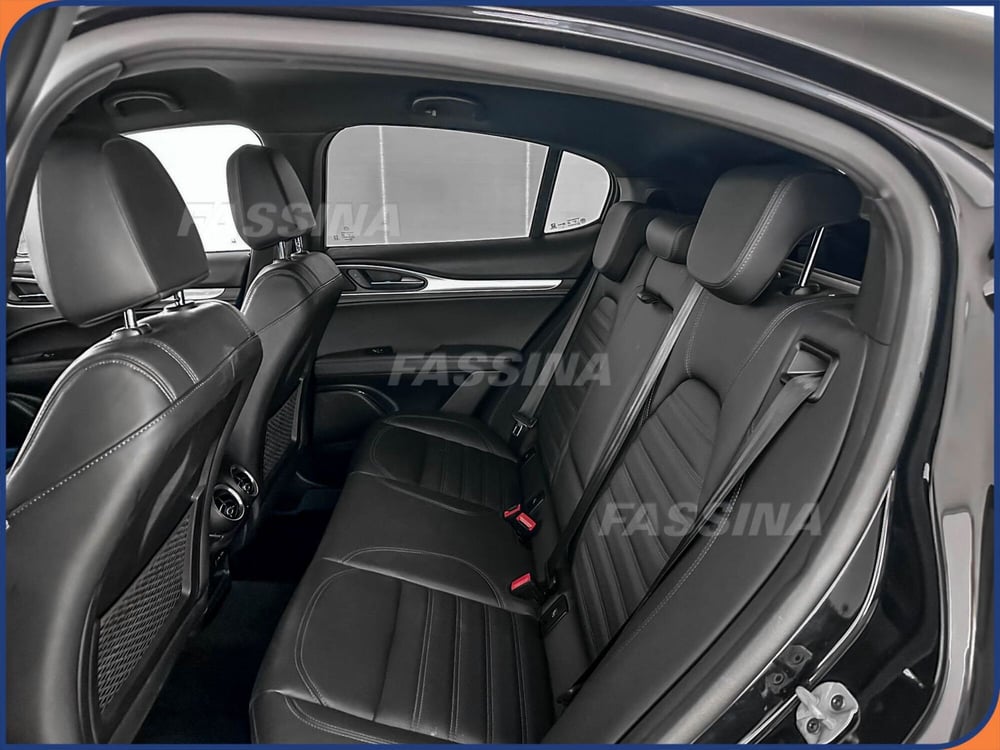 Alfa Romeo Stelvio usata a Milano (11)