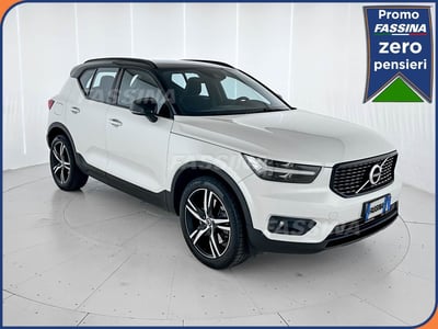 Volvo XC40 T5 Recharge Plug-in Hybrid R-design del 2021 usata a Milano