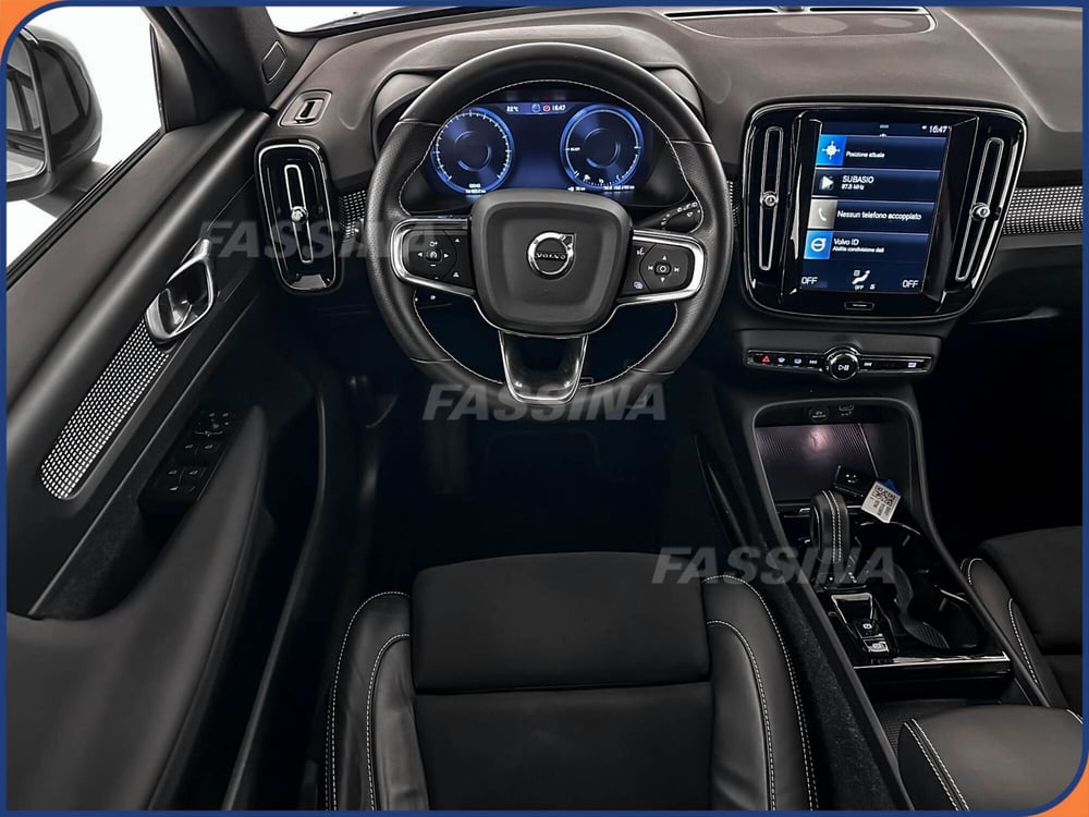 Volvo XC40 usata a Milano (10)