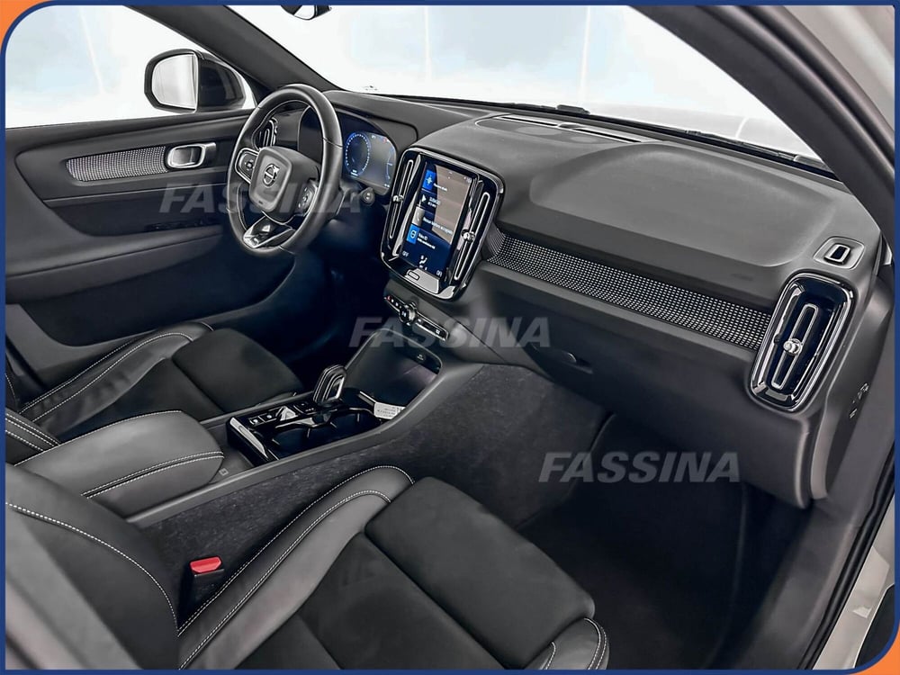 Volvo XC40 usata a Milano (13)