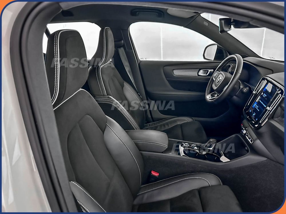 Volvo XC40 usata a Milano (14)