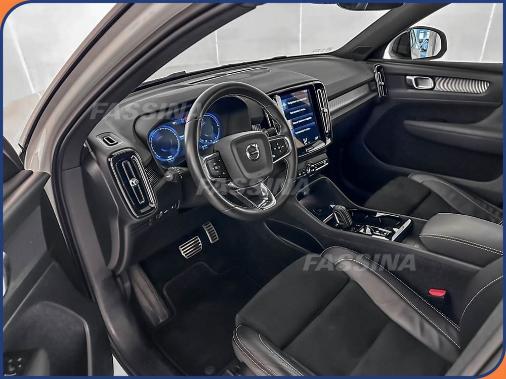 Volvo XC40 usata a Milano (9)