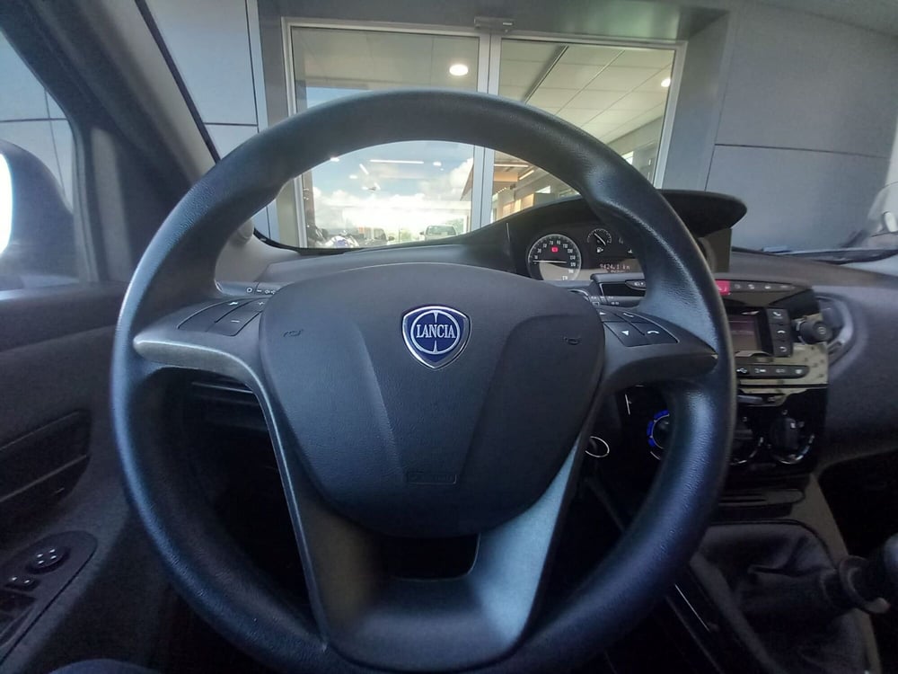 Lancia Ypsilon usata a Cagliari (12)