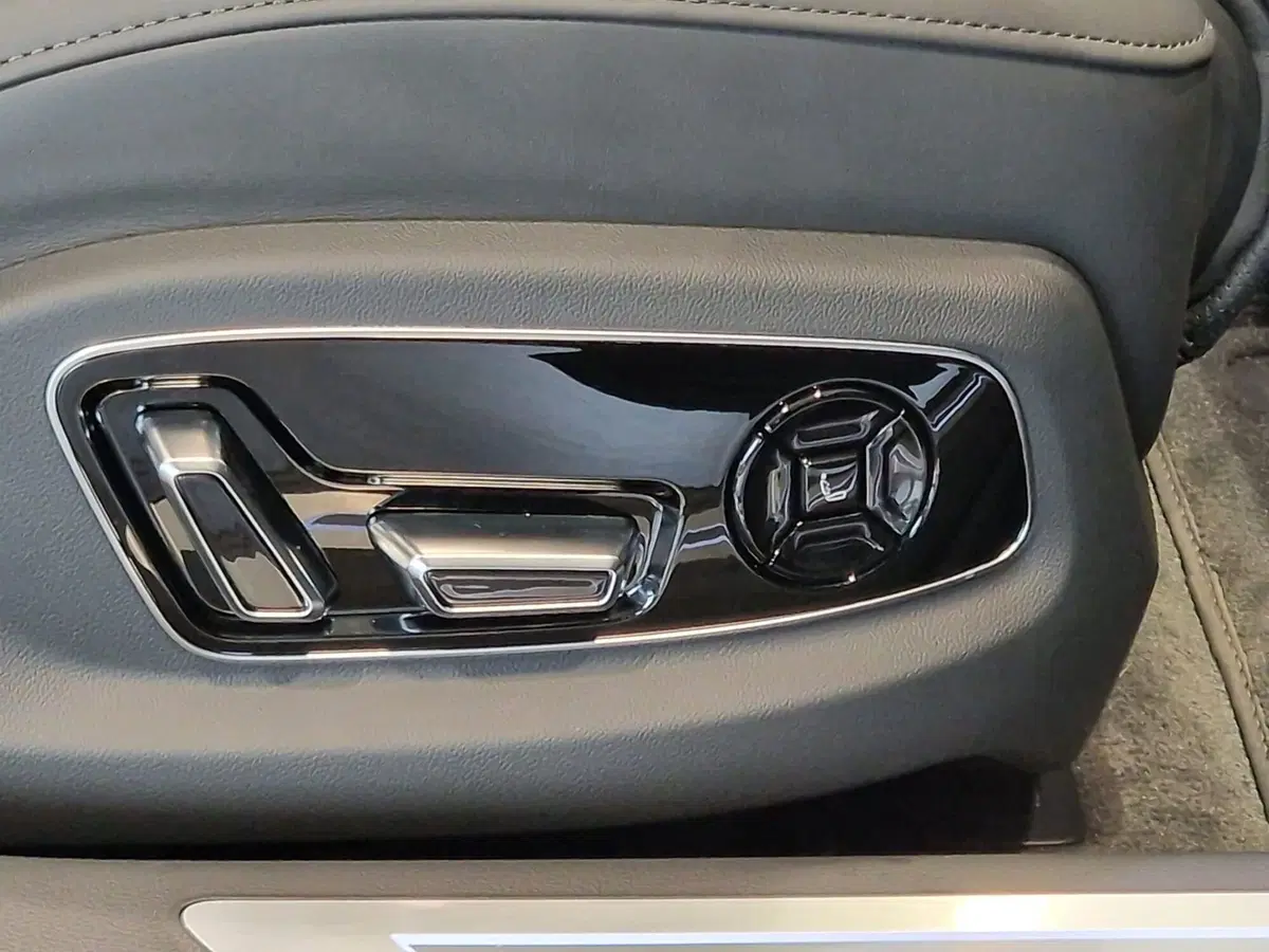 Audi A8 usata a Bari (10)