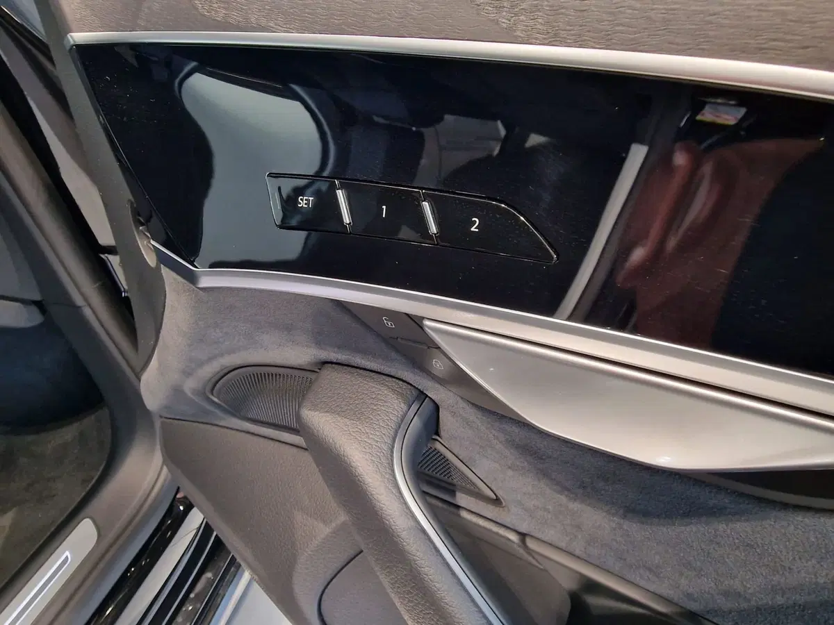 Audi A8 usata a Bari (14)