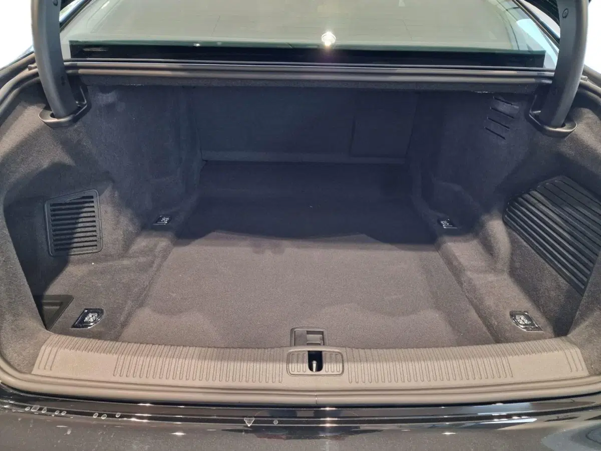 Audi A8 usata a Bari (15)
