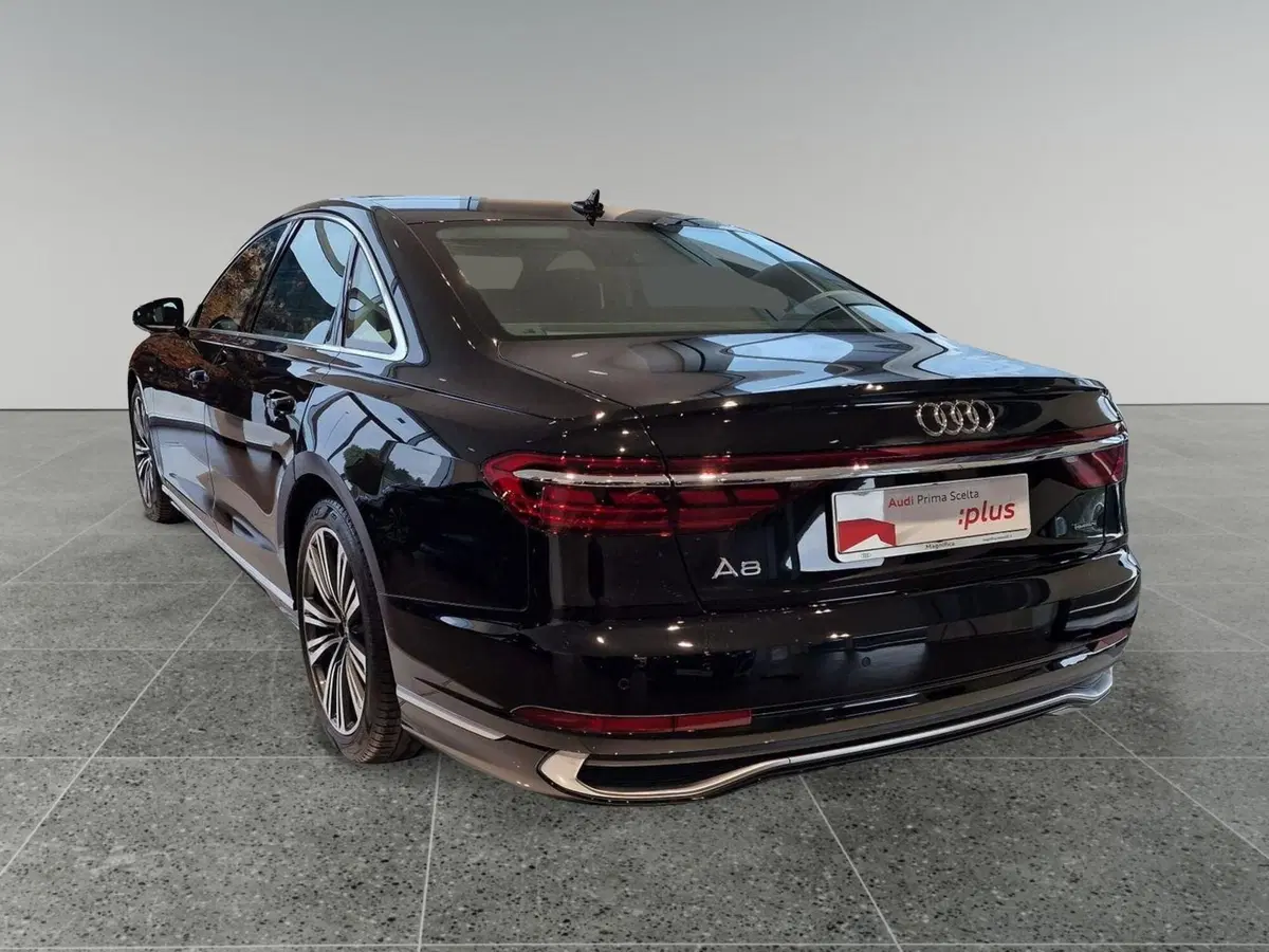 Audi A8 usata a Bari (16)