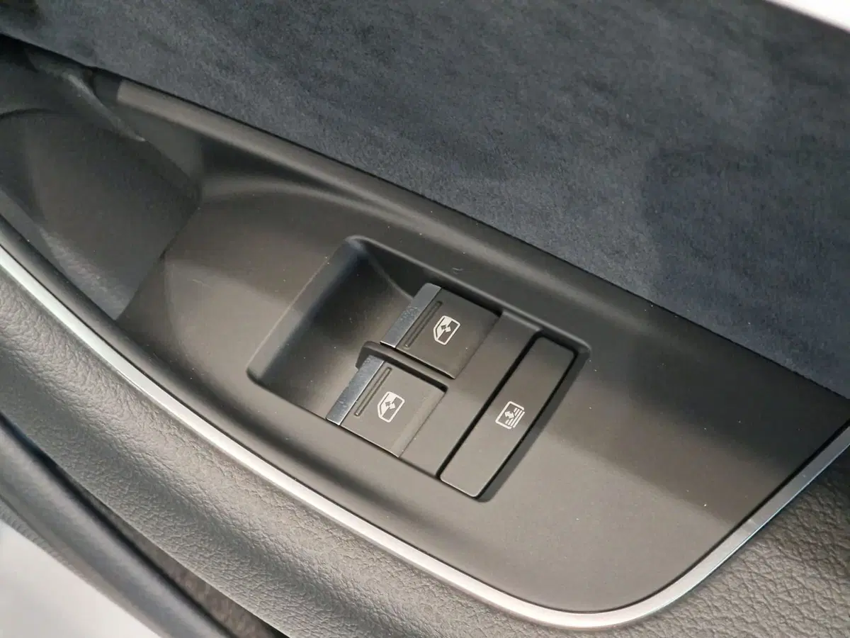 Audi A8 usata a Bari (18)