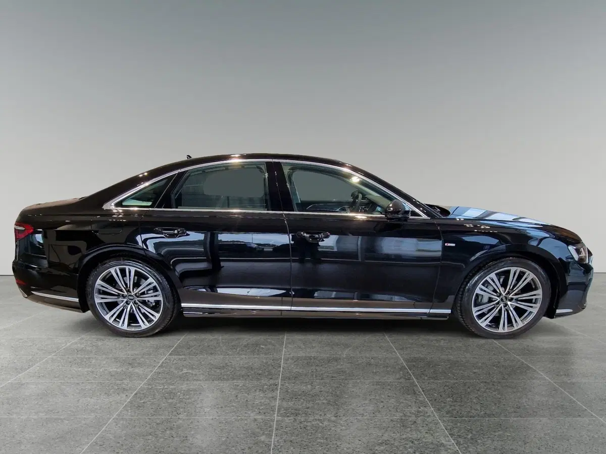 Audi A8 usata a Bari (19)