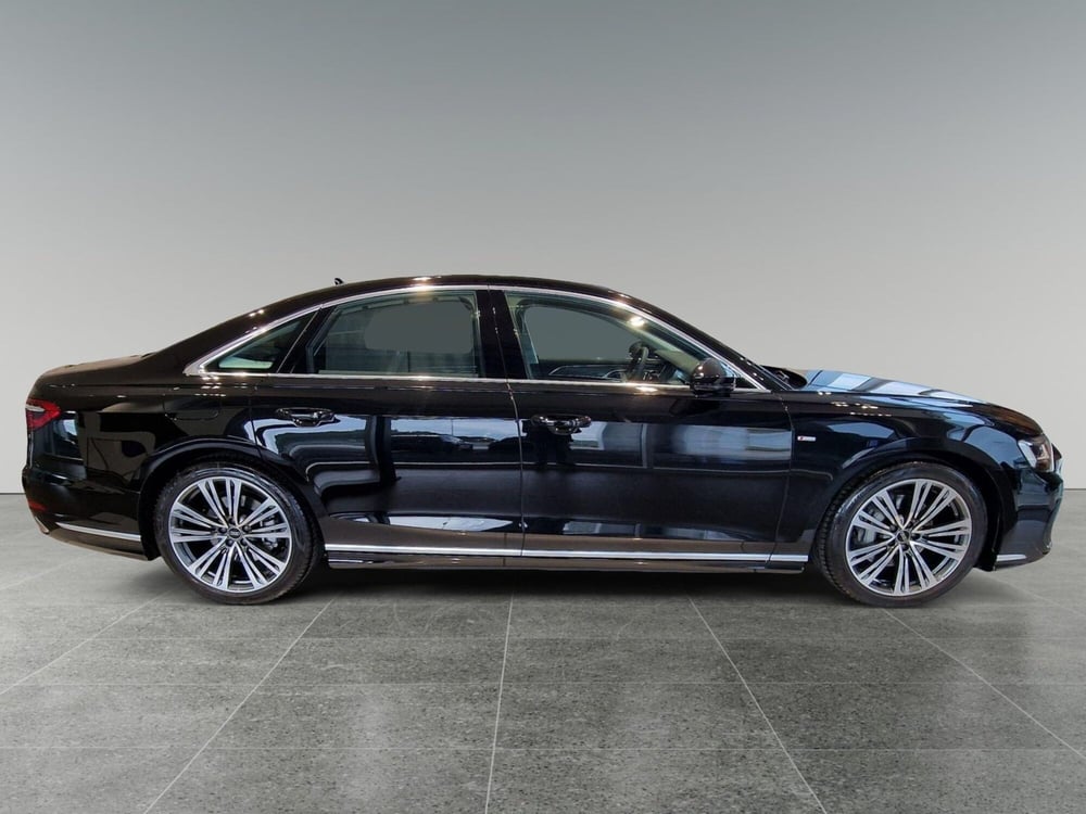 Audi A8 usata a Bari (19)