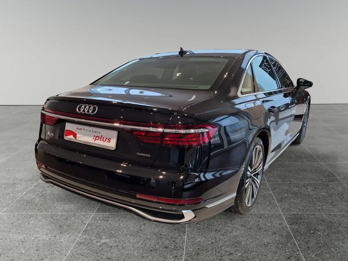 Audi A8 usata a Bari (2)