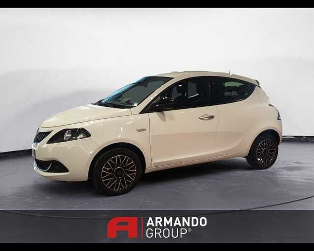 Lancia Ypsilon usata a Cuneo