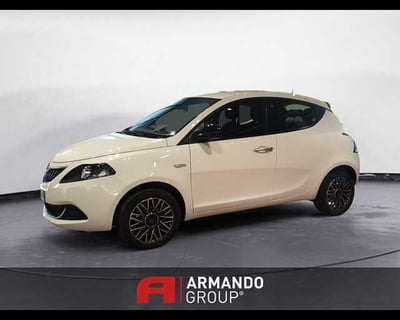 Lancia Ypsilon 1.0 FireFly 5 porte S&amp;S Hybrid Ecochic Silver del 2024 usata a Cuneo