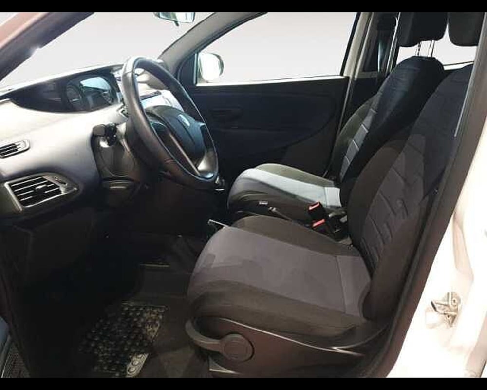 Lancia Ypsilon usata a Cuneo (12)
