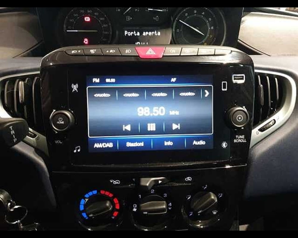 Lancia Ypsilon usata a Cuneo (18)