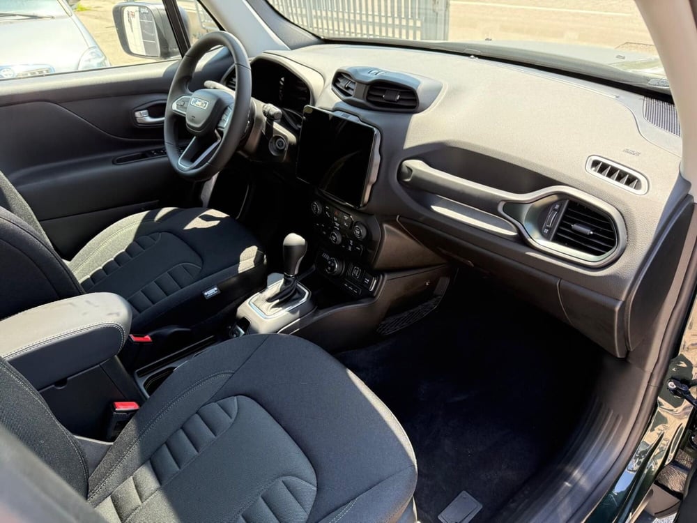 Jeep Renegade nuova a Arezzo (9)