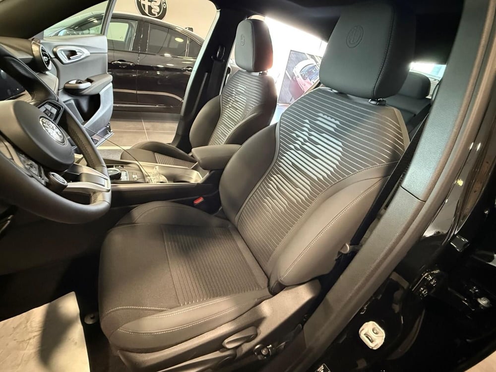 Alfa Romeo Tonale nuova a Arezzo (11)