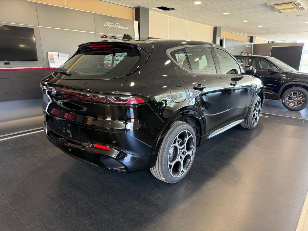 Alfa Romeo Tonale nuova a Arezzo (4)