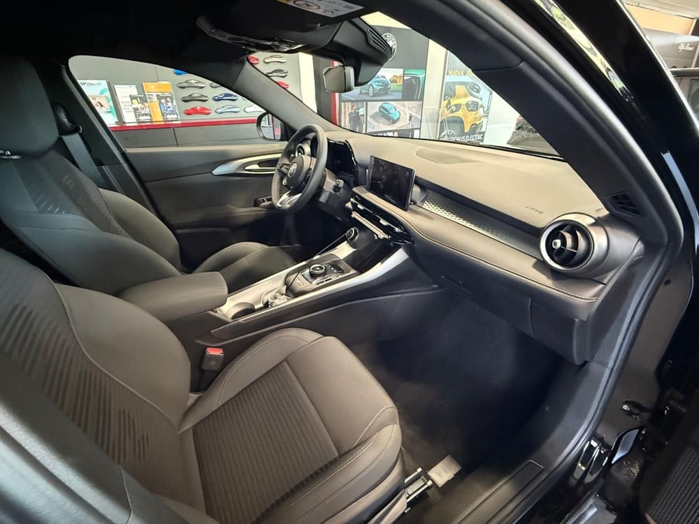 Alfa Romeo Tonale nuova a Arezzo (8)