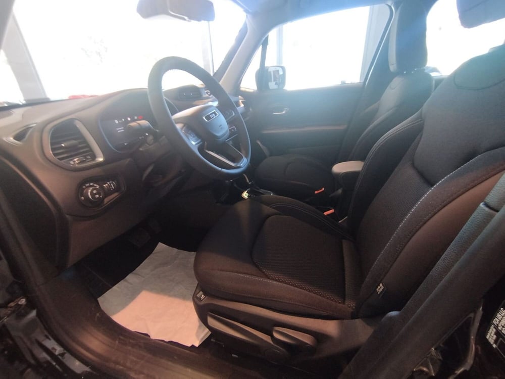 Jeep Renegade nuova a Arezzo (11)