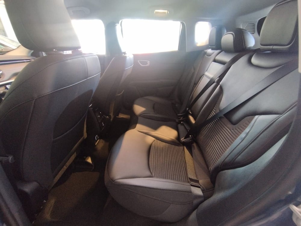Jeep Compass nuova a Arezzo (14)