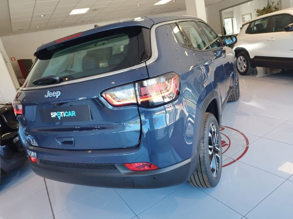 Jeep Compass nuova a Arezzo (6)