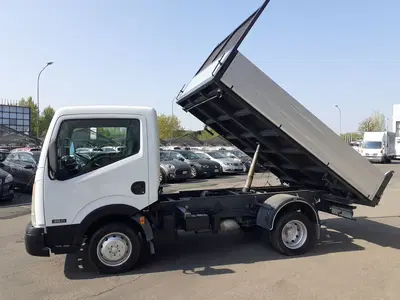 Nissan Cabstar 35.11 2.5 TDI PL-RG Cabinato Easy del 2008 usata a Modena