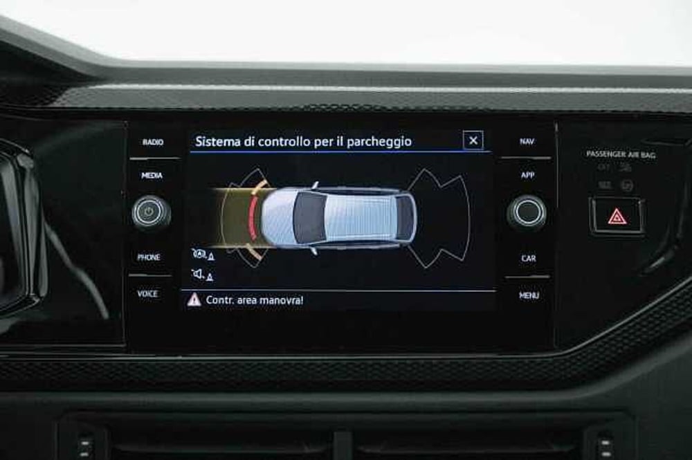 Volkswagen Taigo usata a Como (11)